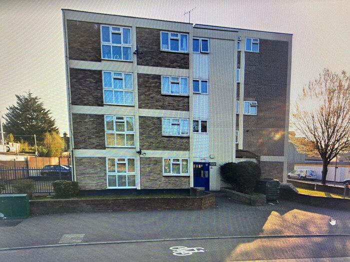 4 Bedroom Maisonette To Rent In Hoe Street, London, E17