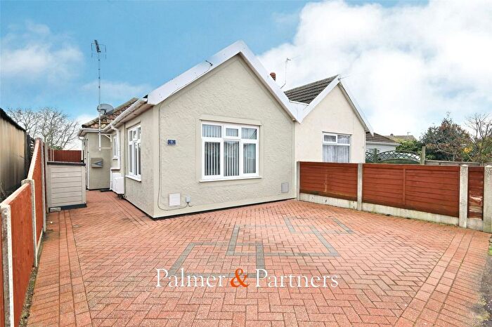 1 Bedroom Bungalow For Sale In The Avenue, Clacton-On-Sea, Essex, CO15