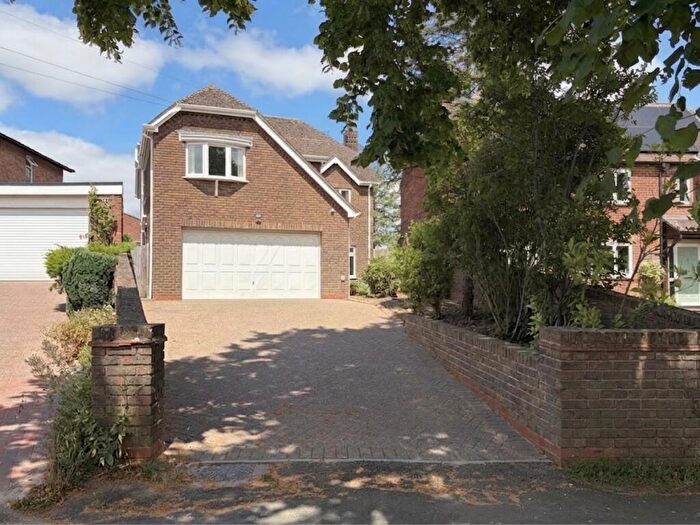 4 Bedroom Detached House For Sale In Staverton Road, Daventry, NN11
