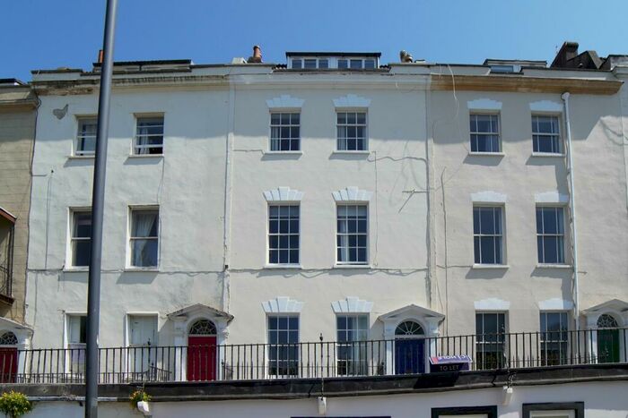 2 Bedroom Flat To Rent In Richmond Terrace, Clifton, Bristol, BS8