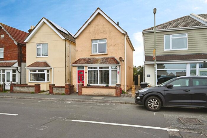 3 Bedroom Detached House For Sale In St. Thomas's Road, Gosport, PO12