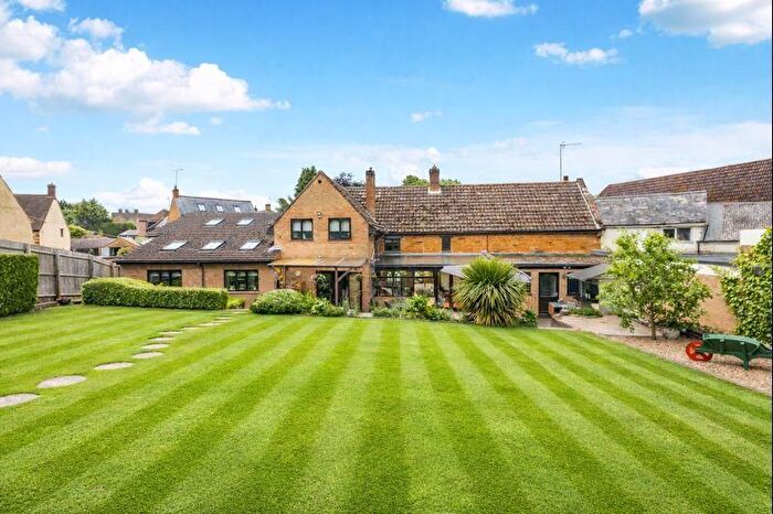 5 Bedroom Detached House For Sale In Pilgrims Lane, Bugbrooke, Northampton, NN7