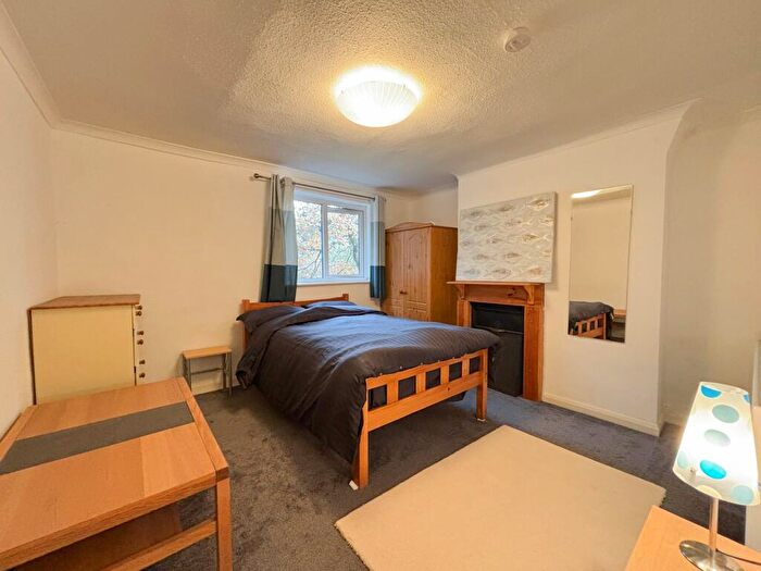 2 Bedroom Cottage To Rent In Fieldgate Lane, Kenilworth, CV8