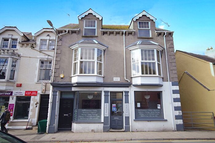 3 Bedroom Semi-detached House For Sale In South Parade, Tenby, SA70
