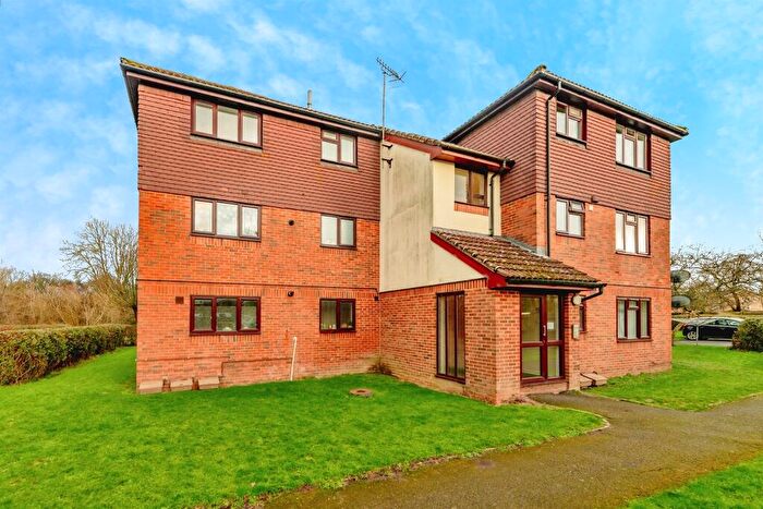 1 Bedroom Flat For Sale In Willow Court, Horley, RH6