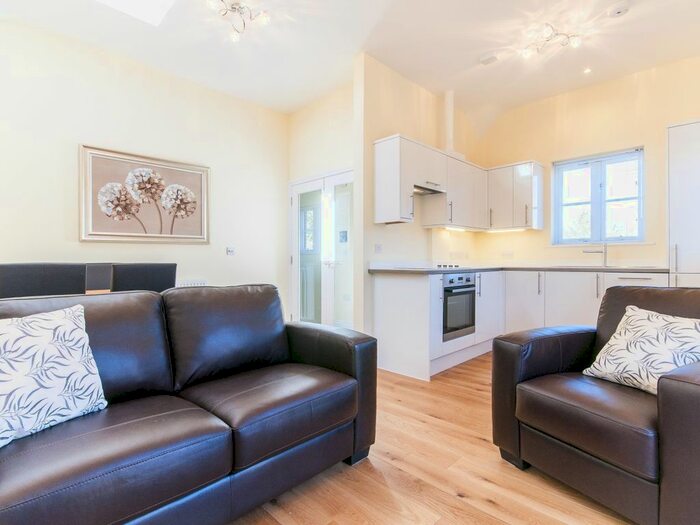 2 Bedroom Flat To Rent In Banbury Road, Oxford, OX2