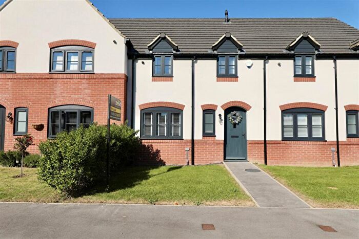 3 Bedroom Terraced House For Sale In Pymhurst Crescent, Wawne, Hull, HU7