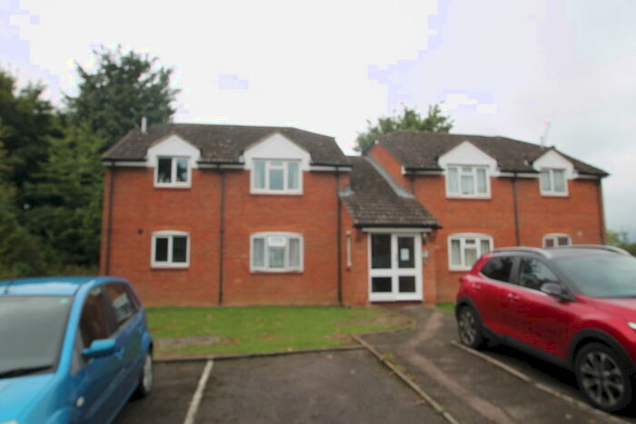 Studio To Rent In Hunting Gate Drive, KT9
