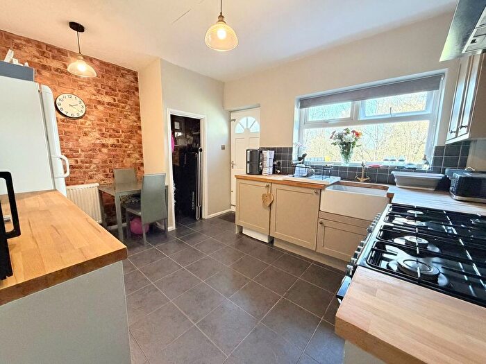 3 Bedroom Terraced House For Sale In Waverley Road, Hyde, SK14