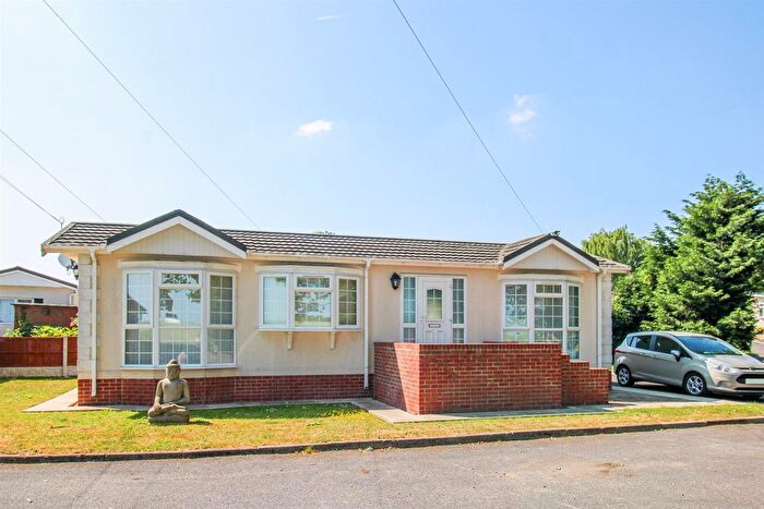 2 Bedroom Mobile/park Home For Sale In West Park Homes, Darrington, Pontefract, WF8