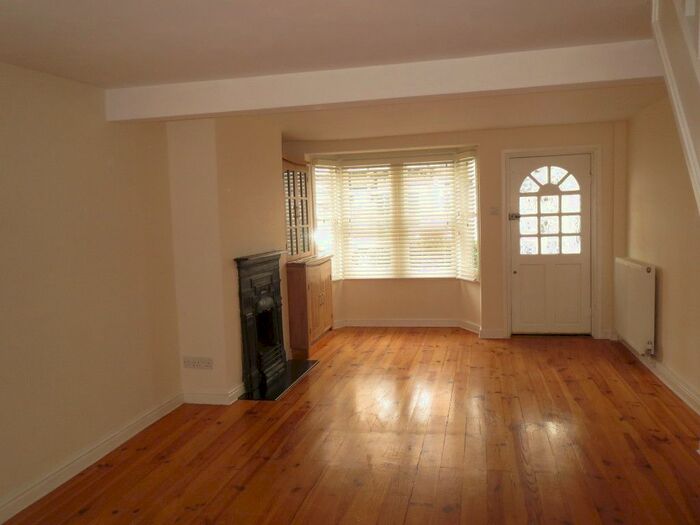 2 Bedroom Cottage To Rent In Bridge Road, East Molesey, KT8