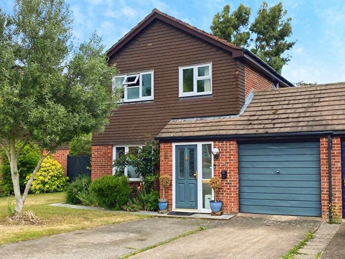4 Bedroom Detached House For Sale In Ruby Close, Wokingham, Berkshire, RG41