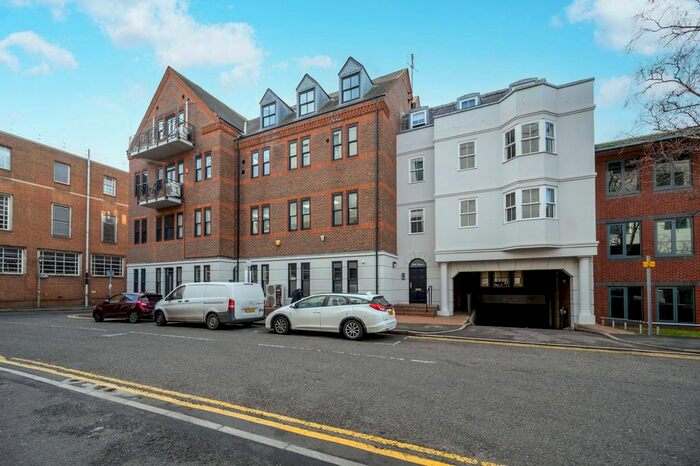 2 Bedroom Flat To Rent In College Road, Guildford, GU1