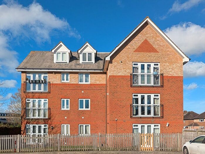 2 Bedroom Flat For Sale In Ross Court, Station Approach, Horley, RH6