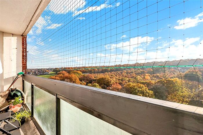 2 Bedroom Flat To Rent In Kingsfield House, Lambscroft Avenue, Lewisham, London, SE9