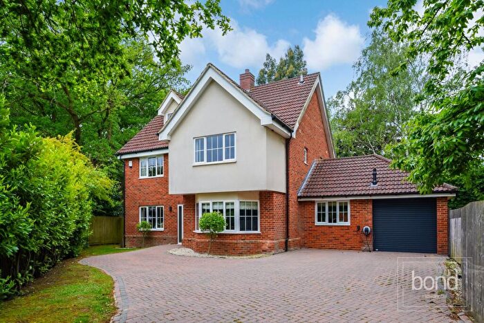 5 Bedroom Detached House For Sale In Runsell Close, Danbury, Chelmsford, CM3