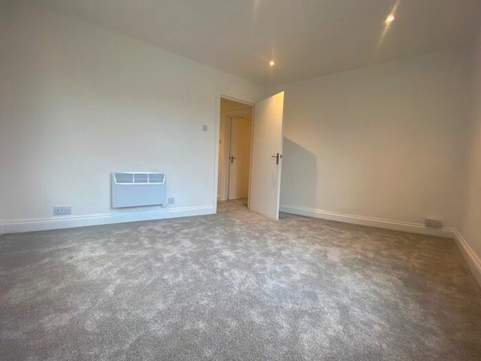 1 Bedroom Flat To Rent In Raynhams, High Street, Saffron Walden, CB10