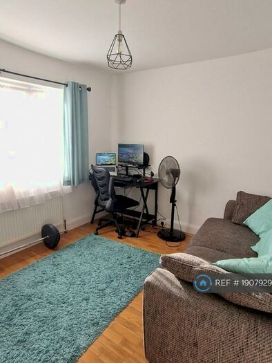 Studio To Rent In Lower Addiscombe Road, Croydon, CR0