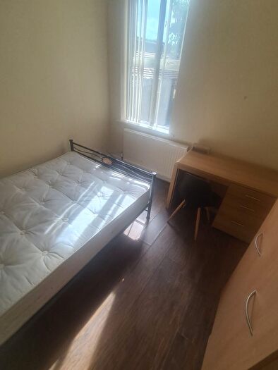 8 Bedroom Terraced House To Rent In Harlaxton Drive, Nottingham, NG7
