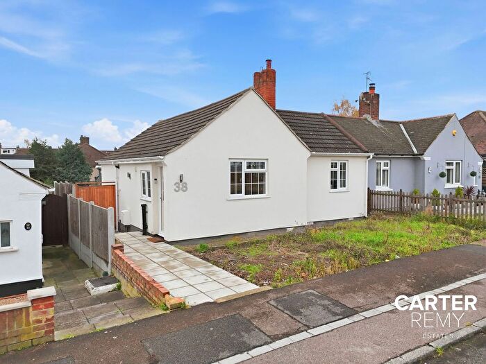 2 Bedroom Semi Detached Bungalow For Sale In Balfour Road, Grays, RM17