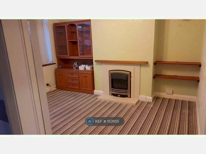 3 Bedroom Semi-Detached House To Rent In Heath Way, Rugby, CV22