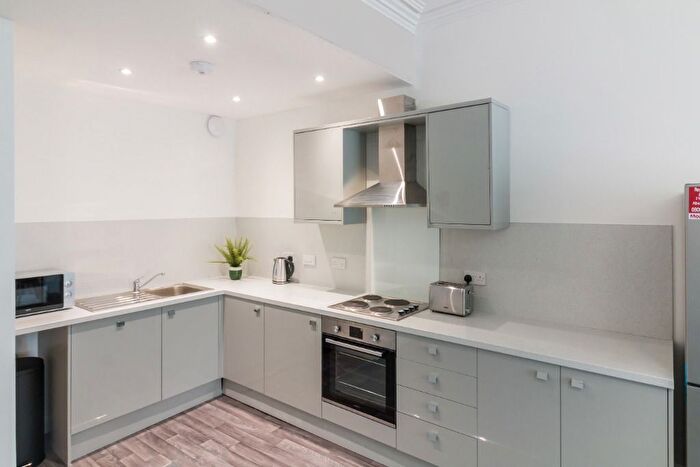 3 Bedroom Flat To Rent In Union Street, City Centre, Dundee, DD1