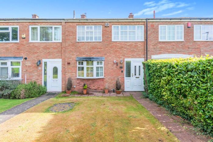 3 Bedroom Property To Rent In Highmore Drive, Bartley Green, Birmingham, B32