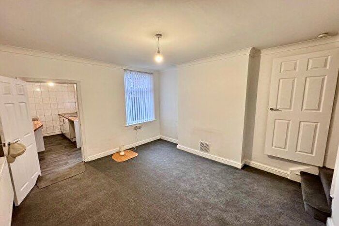 2 Bedroom End Of Terrace House To Rent In Vernon Road, Nottingham, NG6