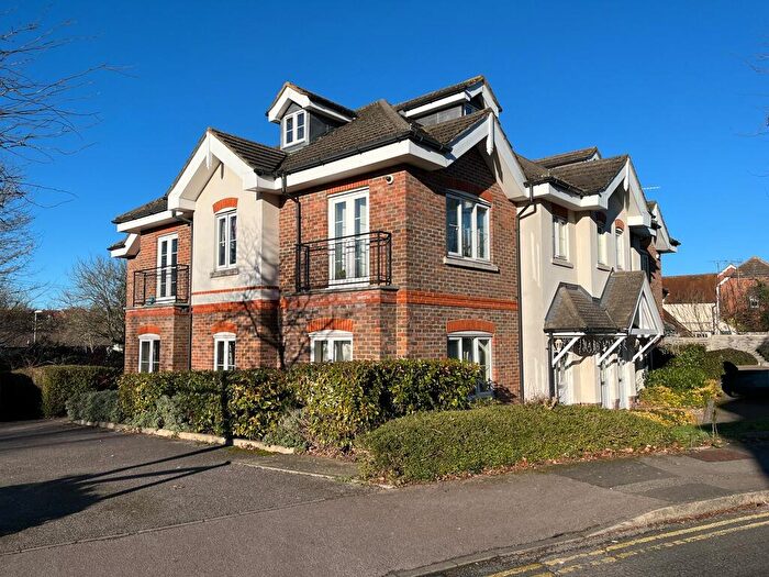 2 Bedroom Apartment To Rent In Kennel Lane, Bracknell, Berkshire, RG42