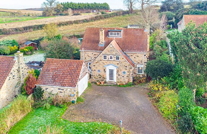 4 Bedroom Detached House For Sale In Jewitt Lane, Collingham, Wetherby, LS22