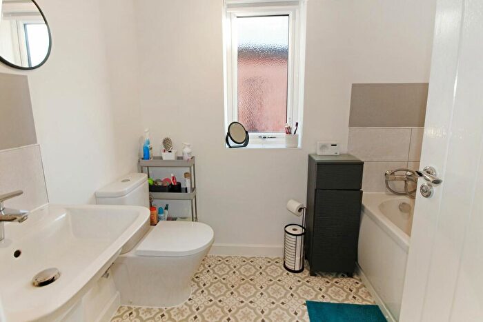 3 Bedroom Detached House For Sale In Dace Grove, Shirley, Blythe Valley, Solihull, B90