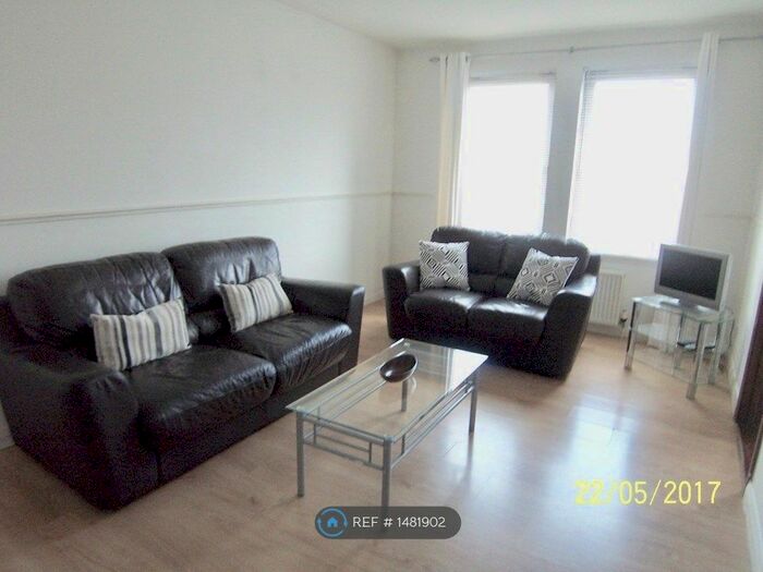 2 Bedroom Flat To Rent In Picktillum Place, Aberdeen, AB25