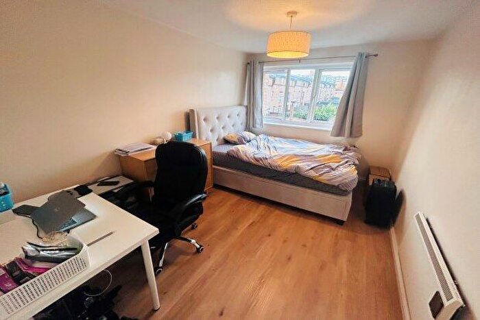 2 Bedroom Flat To Rent In Boycott Avenue, Milton Keynes, MK6