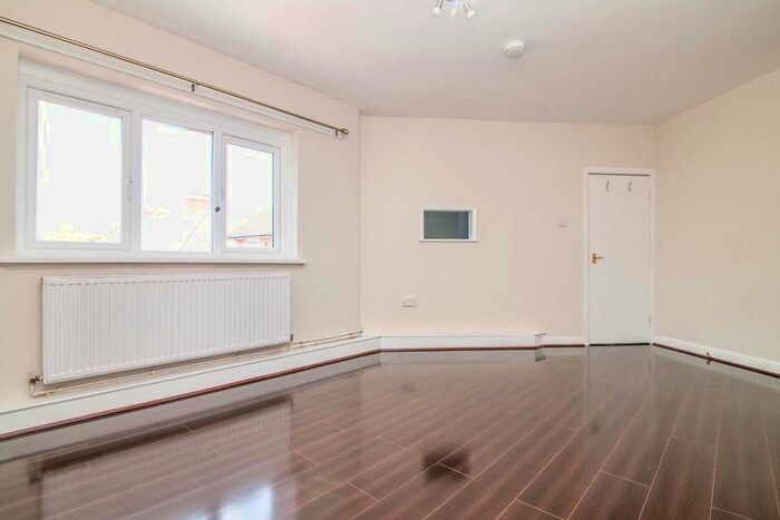 2 Bedroom Flat To Rent In Greenford Road, Birmingham, B14