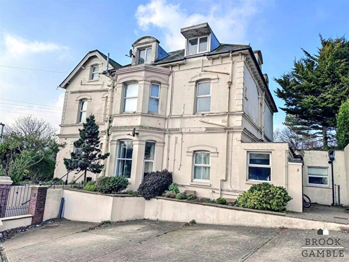 1 Bedroom Apartment For Sale In Hurst Road, Eastbourne, BN21