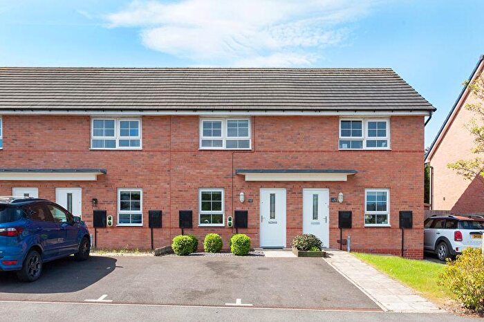 2 Bedroom Semi-Detached House For Sale In Ginkgo Grove, Somerford, CW12