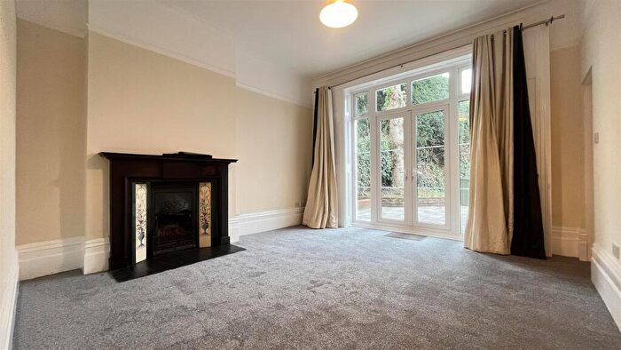 Apartment To Rent In Cedar Road, Sutton, SM2