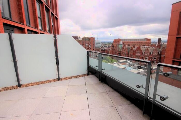 2 Bedroom Apartment To Rent In Manchester New Square, Whitworth Street Manchester, M1
