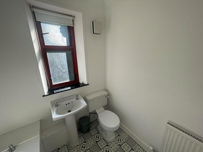 2 Bedroom Flat To Rent In Kenilworth Avenue, Dundee, DD4