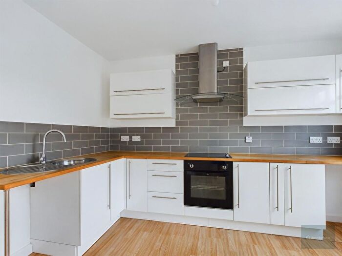 2 Bedroom Flat To Rent In Church Street, Trowbridge, BA14