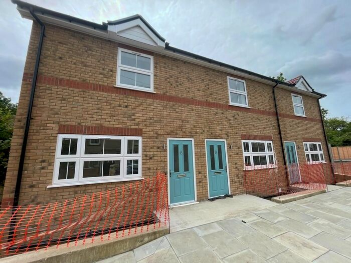 4 Bedroom Terraced House To Rent In Prospect Place, Grays, RM17