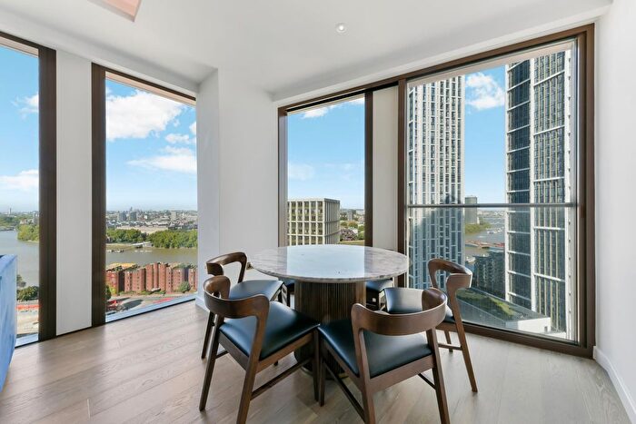 3 Bedroom Flat For Sale In Carnation Way, SW8