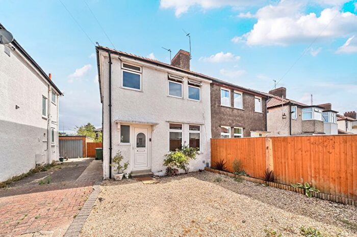 3 Bedroom Semi-Detached House For Sale In Phipps Road, Oxford, OX4