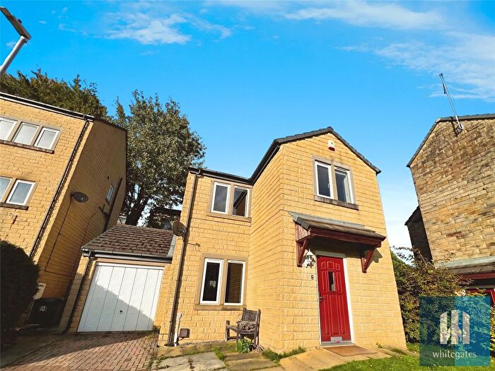 4 Bedroom Detached House For Sale In Bryndlee Court, Holmfirth, HD9