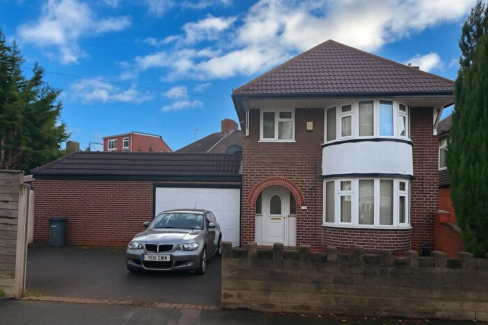 3 Bedroom Detached House For Sale In Wyndhurst Road, Birmingham, West Midlands, B33