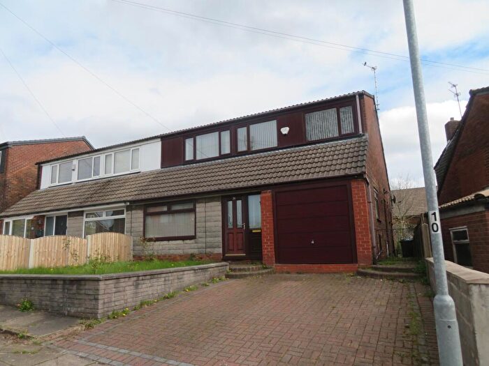 4 Bedroom Semi Detached House To Rent In Bankfield Lane, Norden, OL11