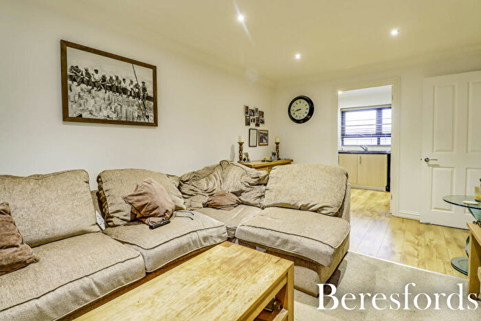 1 Bedroom Apartment For Sale In Oldfields, Victoria Road, CM14