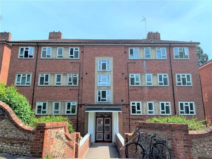 2 Bedroom Flat To Rent In Varndean Road, Brighton, BN1