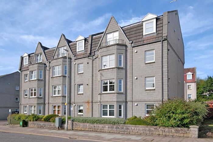 2 Bedroom Flat To Rent In Albury Mansions, Aberdeen, AB11