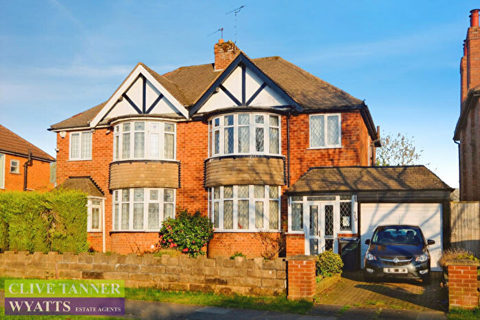 3 Bedroom Semi Detached House For Sale In Wake Green Road, Moseley, Birmingham, West Midlands, B13